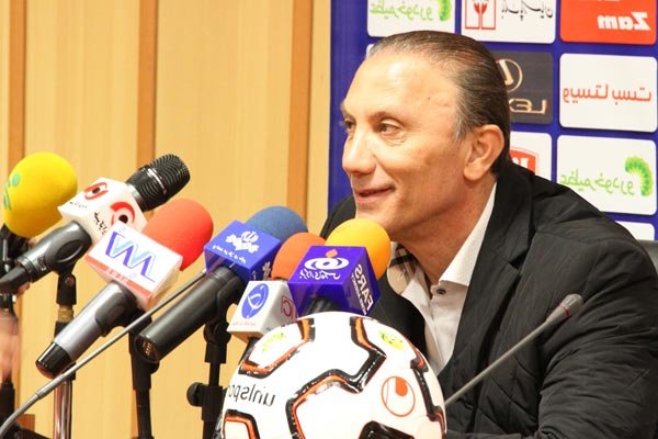 اولین مصاحبه حمید درخشان بعد از پیروزی مقابل استقلال (تماشای شهرآورد 79 تهران )